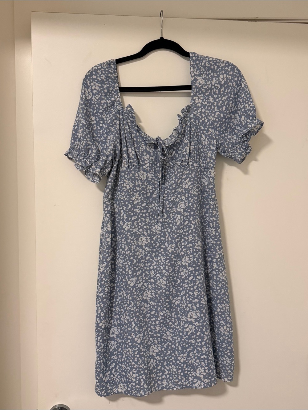 Missguided Light Blue Floral Puff-Sleeve Mini Dress | Size US 10